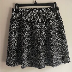 NWOT BuffBunny Succulent Active Skirt/Skort Polka Dot Black and White L